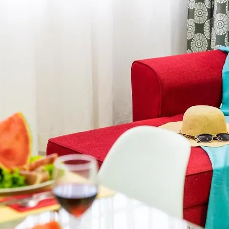 Great Apartment Close To The Beach